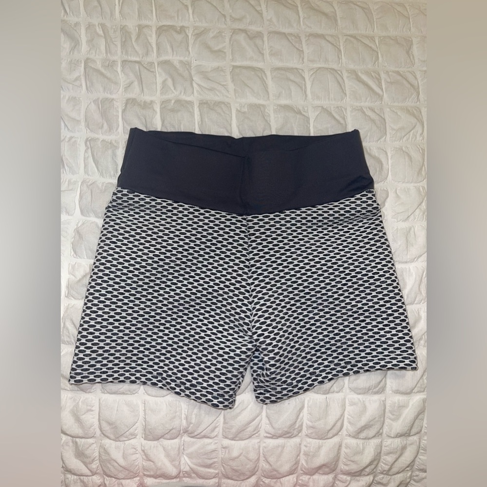 Gym butt scrunch shorts (BUNDLE) (TWO PAIRS)